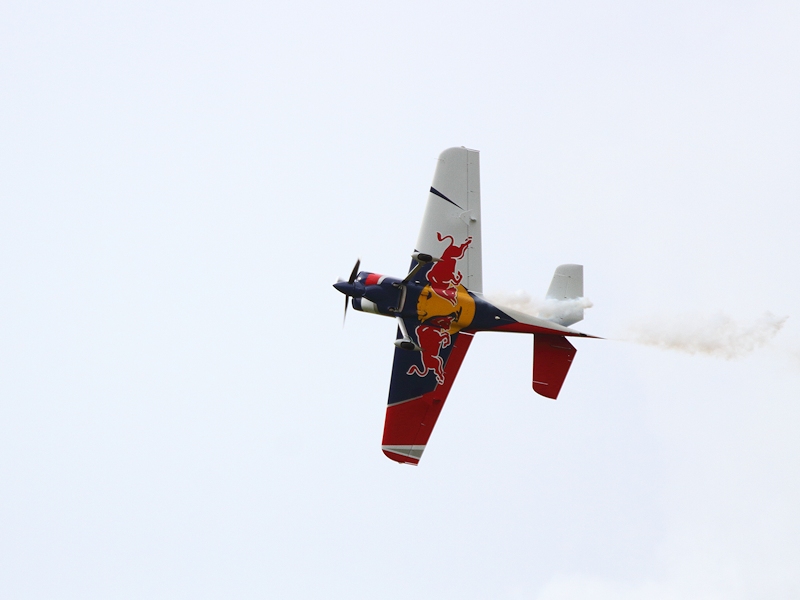 XtremeAir XA-42 - Red Bulls